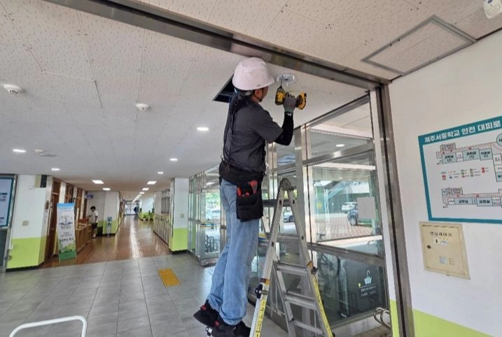 제주 학교 CCTV 교체, 야간 화질과 사각지대가 중요한 이유을 설명하는 이미지 1